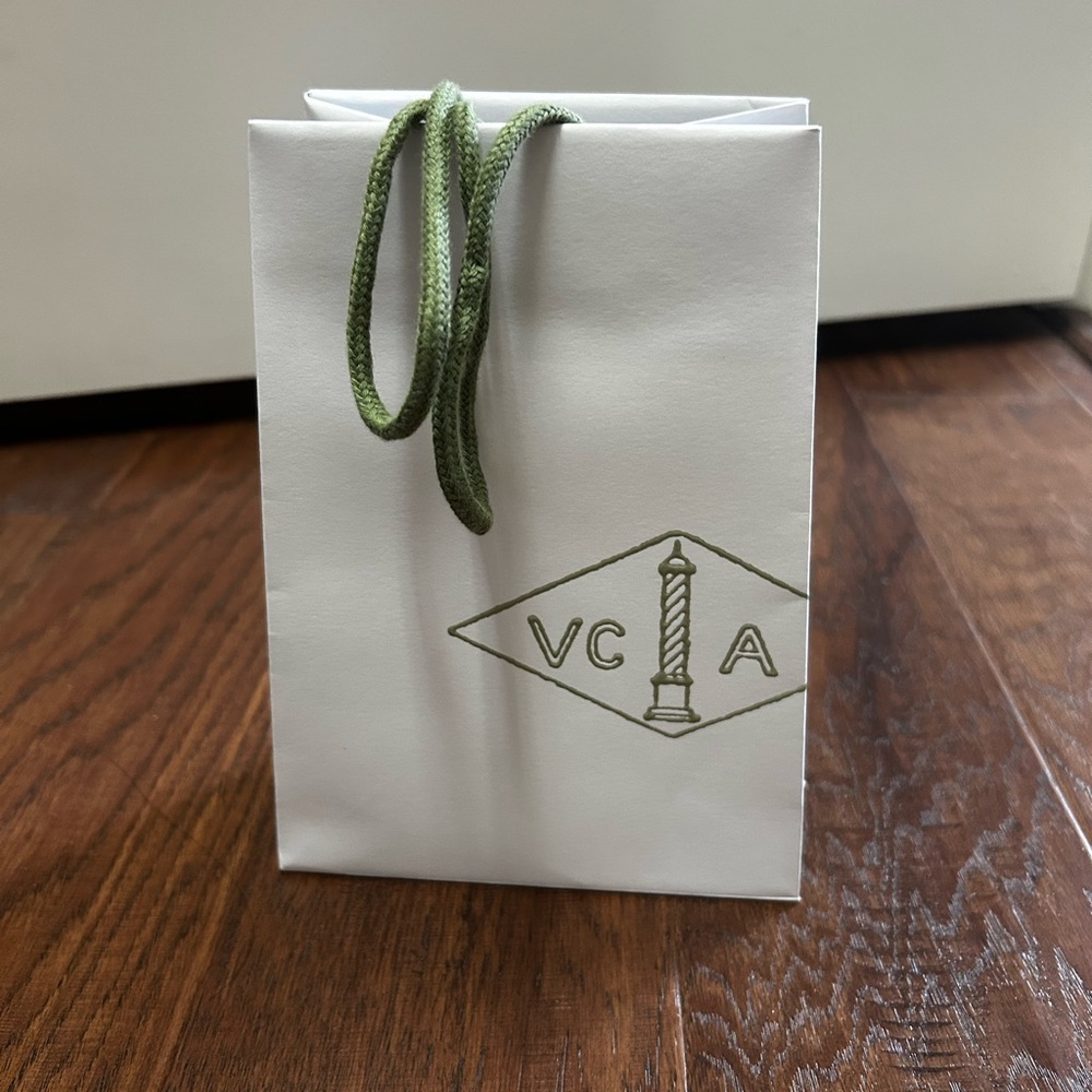 Van Cleef & Arpels White shopping Bag